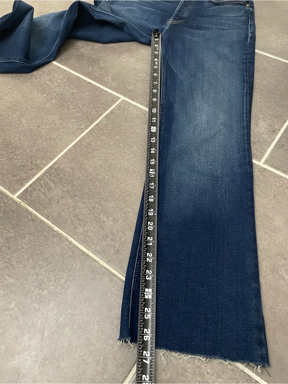 Mother The Tripper Ankle Fray Jean size 26 - Picture 6 of 12